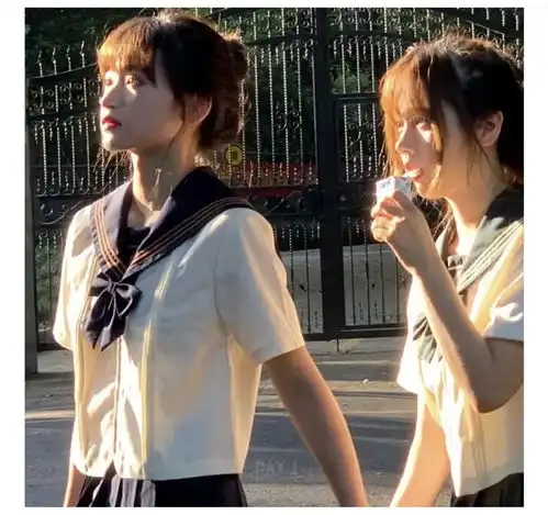 ins风森系闺蜜女生头像
