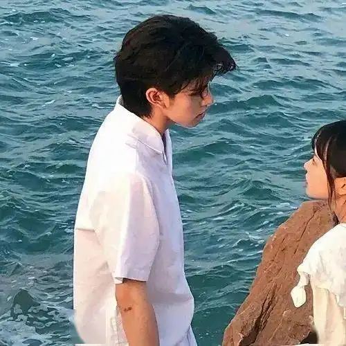 头像丨今日叮嘱好好休息好好吃饭好好学习然后想我

