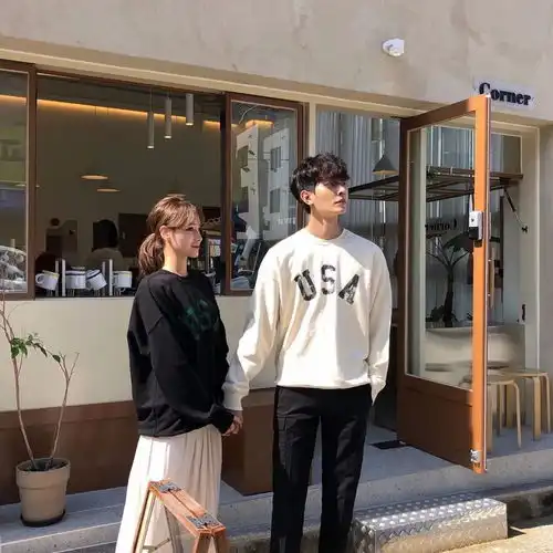 低调却有小细节的情侣穿搭放闪却不太闪的情侣穿搭哲学一秒搞懂
