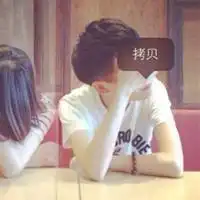 始终会有人陪你走完全程情侣一左一右头像
