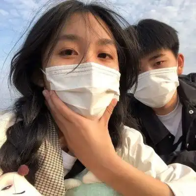 疫情期间戴口罩情侣头像文案
