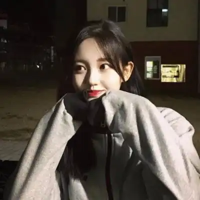 阳光爱笑开朗女生头像笑得很治愈女生气质头像
