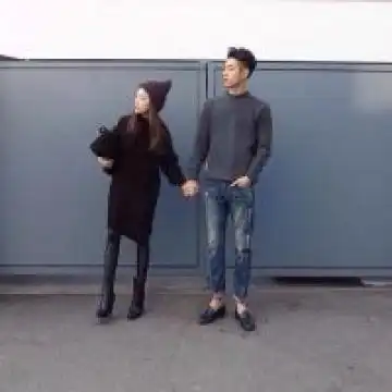 时刻久了,就连仅剩的回忆都被微风吹散了
