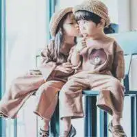 外国萌娃情侣头像一对两张微信头像图片大全
