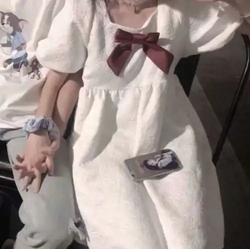 女孩子一旦动了真情,就会习惯性地用这种开场白聊天,别不懂
