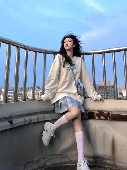 jk小姐姐专属头像理想生活需要一点热爱和心动
