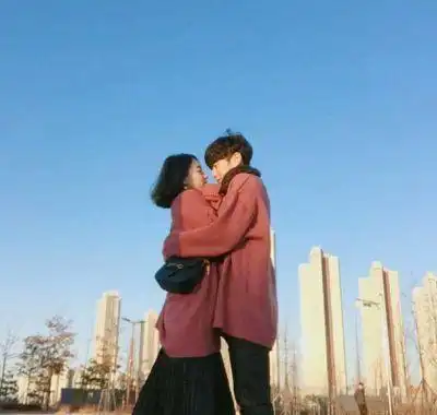 婆婆,新买的化妆品呢家庭主妇用什么化妆品,送人了
