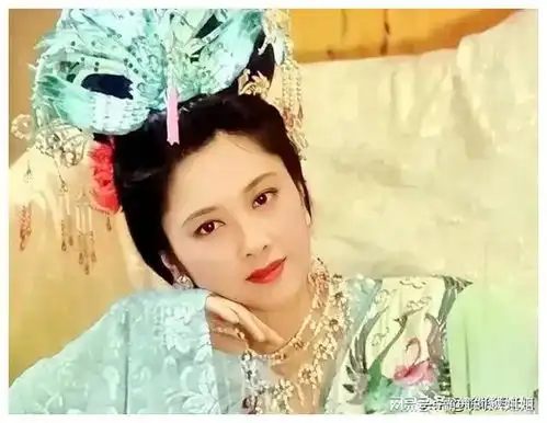 笑不活了,唐僧扮演者为女儿国国王送花,我却笑死在孙悟空评论区
