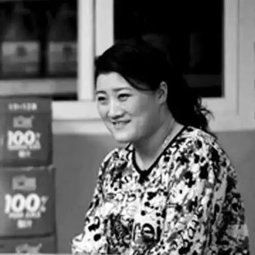 表情她是乡村爱情里最丑的女人,如今瘦身成功逆袭成女神...表情
