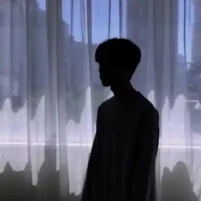 男生头像说爱你都显得平常

