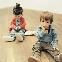 想要一些可爱的外国小女孩的头像,要特可爱的外国小女孩
