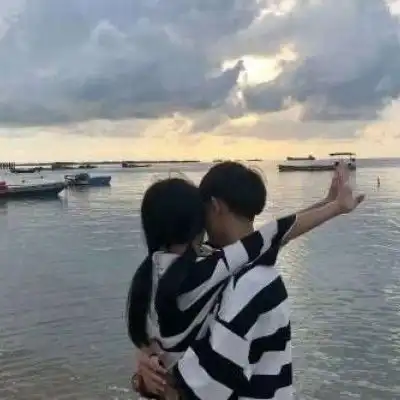 男生最抵抗不了的3种亲吻方式,全身都要化了,妹子们学起来
