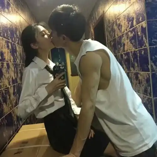 浪潮激吻
