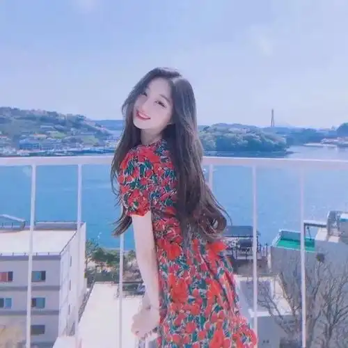 幽默笑话就你老婆这样的,我绝对看不上眼,你不要多虑啊
