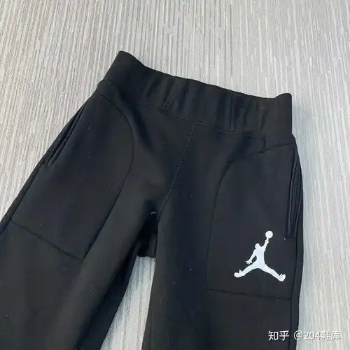 经典款aj情侣加绒卫裤
