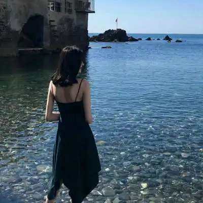 真人女头像小清新背影可爱风漂亮的一个人高清女生图片
