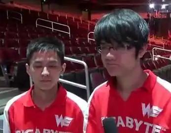 盘点lol圈真爱骚男老婆苦等三年,uzi女友悉心照顾
