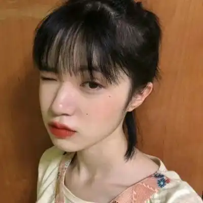 情侣初kiss,男生把手放在这3位置,恭喜,他是你的专属暖男
