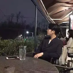 找这张图的情侣头像
