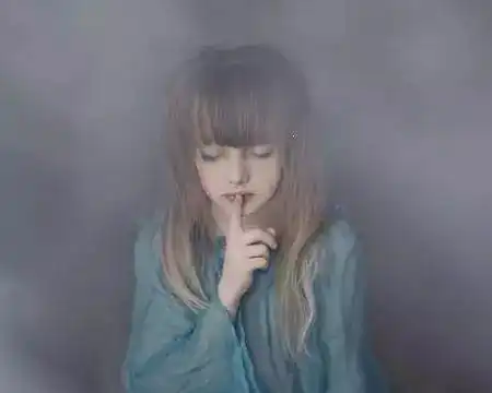 左侧a罩杯,右侧却疯长到d罩杯,12岁女孩很苦恼一检查才知道事儿大了
