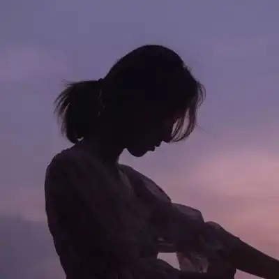 情头一人一张分开背影唯美影子图片一对
