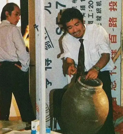66岁葛优与舒淇时隔十年同框两人均丁克至今,人生无非上山下
