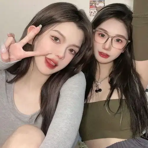 高质量心动真人闺蜜头像
