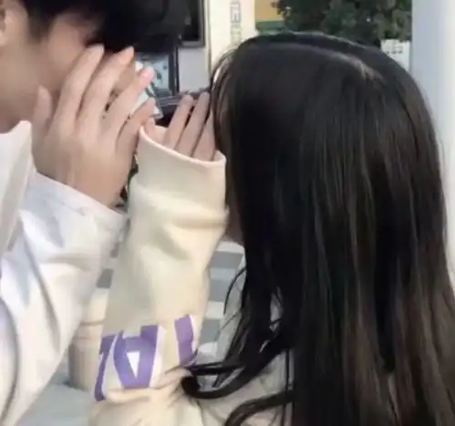 ins不露脸情头
