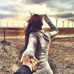 牵着女友手游世界的那对情侣最近结婚啦

