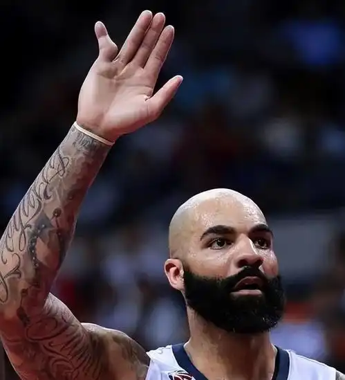 我曾很羡慕nba球星高薪,直到看了这5张照片才懂他们的不易
