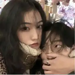 情侣头像我羡慕的不是风华正茂的情侣,而是搀扶到老的夫妇
