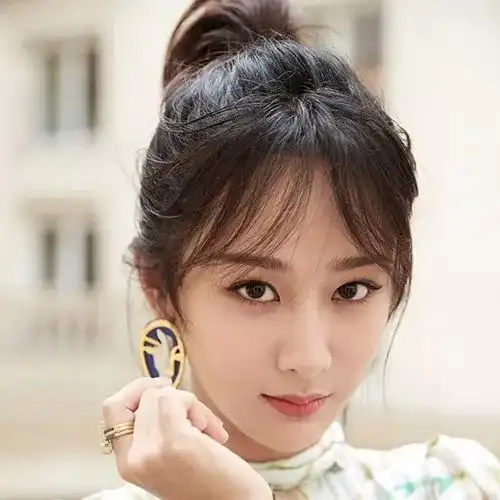 杨紫头像图片高清
