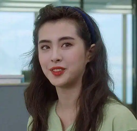 欧拉带你穿越,教你1分钟变身90年代港风猫女郎
