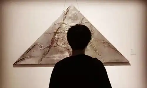 一边不受自控的走心,一边又极力去遏制走心,这个星座它刚柔紊乱
