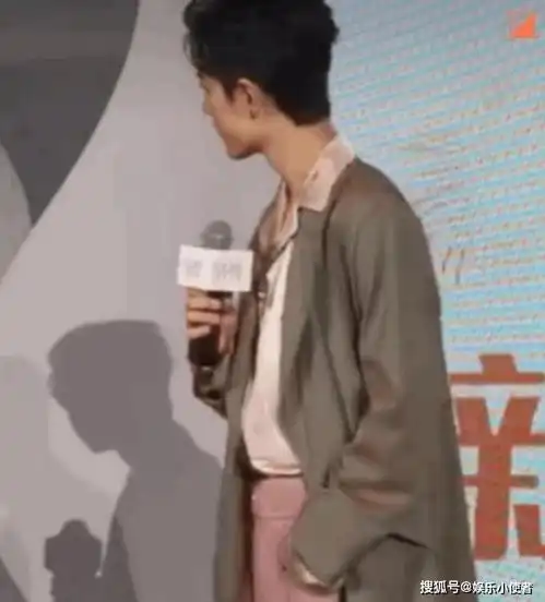 王一博背影封面更有肖战的影子让人傻傻分不清
