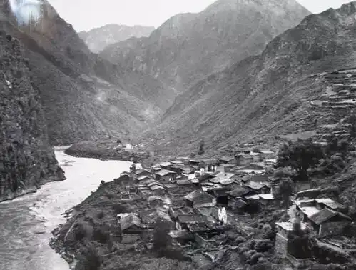 1930年代,摄影大师庄学本镜头中的汶川风貌
