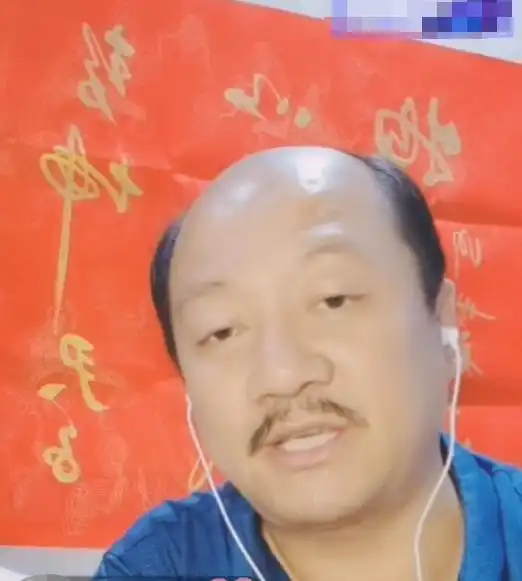 谢广坤直播1小时收入1千块,闭口不提王小利,说好的兄弟情深呢
