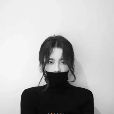 黑白情侣头像一对两张漆黑人世界其实你最美
