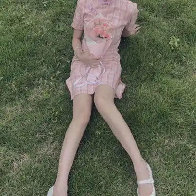 性感头像社会女骚气污高清部位女头下半身
