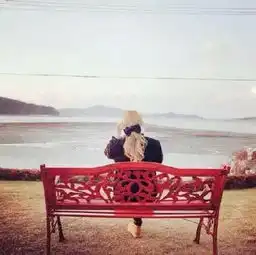 这是很久以前跟前任换的情头,求另一张情侣图片对我很重要谢谢了
