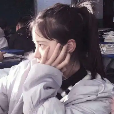 女生头像伤感孤独侧面侧颜气质美女图片头像
