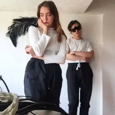 超火好看的一对两张情侣头像
