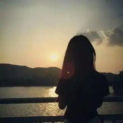 2023唯美氛围情侣头像
