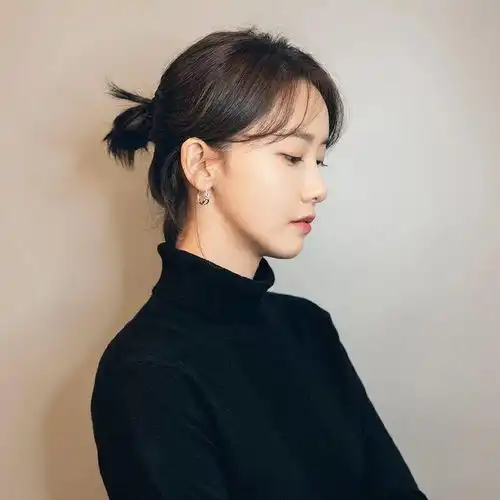 头像倔强穷人必备沙雕文案
