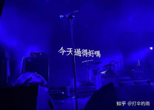 朋友圈养眼的高级感文案
