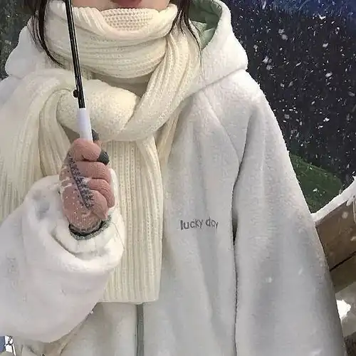 女生头像云边有个小卖部
