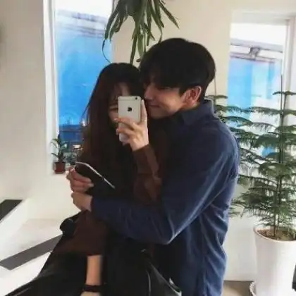 漂亮的情侣头像一男一女,渴望和你在一起
