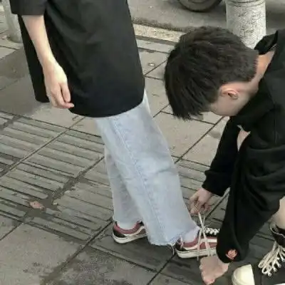 神仙情头扎心丧句我在等一个人,可以陪我很久很久的人
