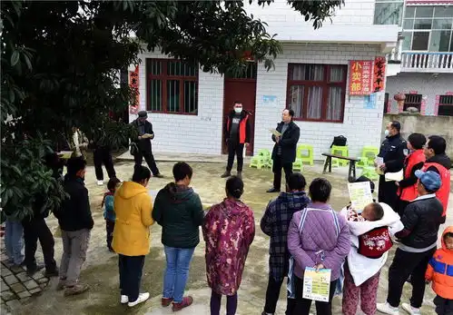 黔西市铁石乡禁毒宣传走进村寨
