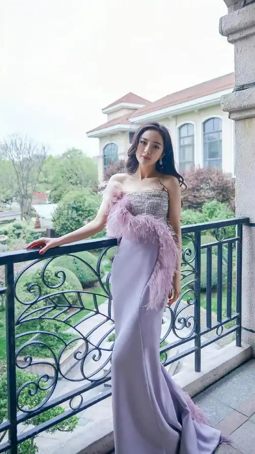 杨幂绝美壁纸三十五
